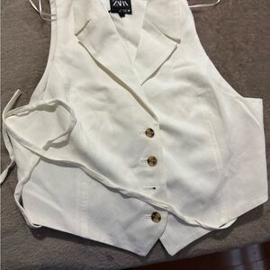 Zara Cream Sleeveless Blouse with Notched Collar